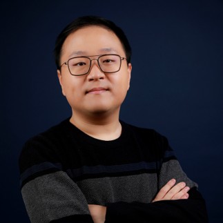 Portrait of Hyung-Rae Kim, Based between Paris & Seoul
Co-founder & Partner at HK7 Partners